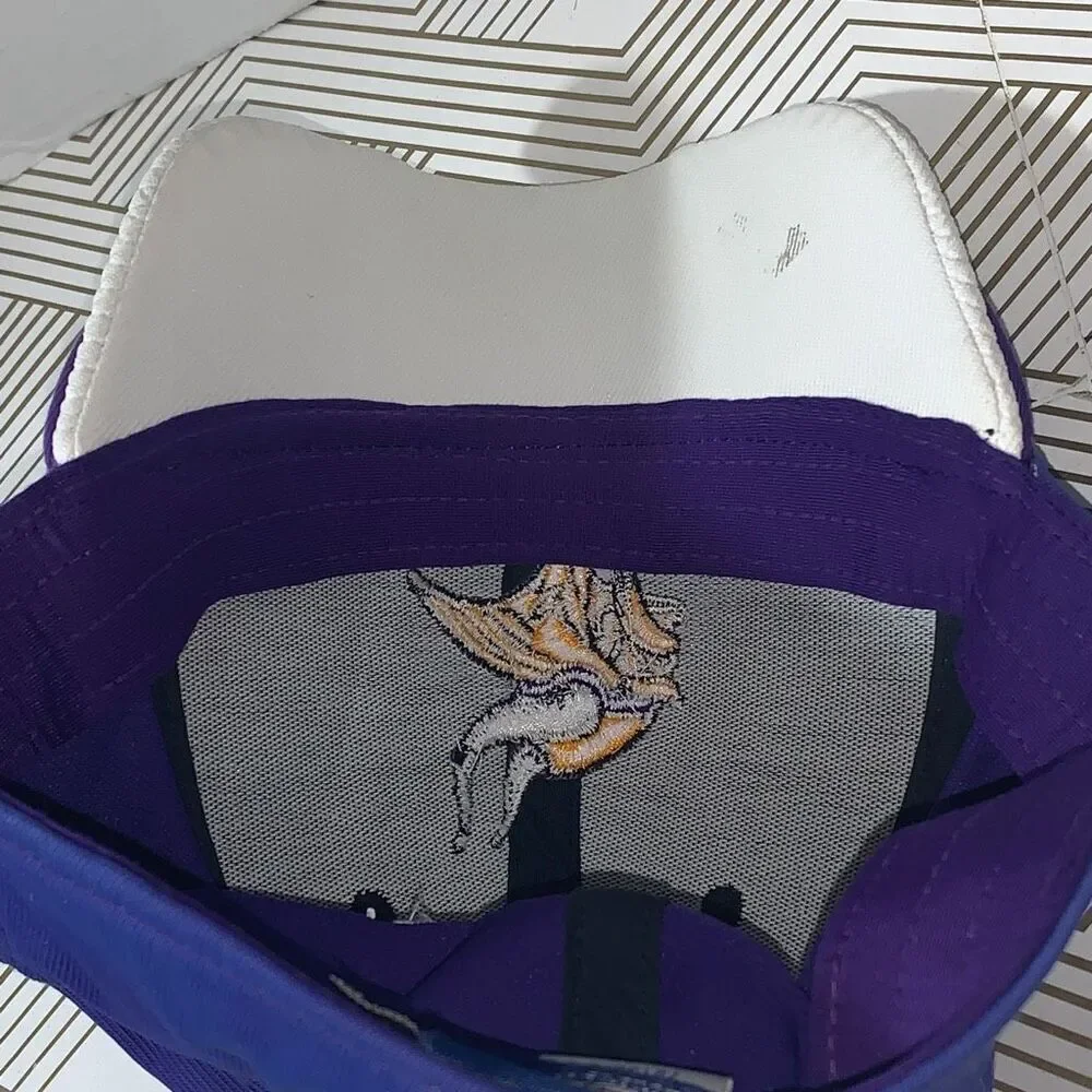 Reebok Minnesota Vikings S/M On Field Hat Cap NFL Football Purple Black Two Tone